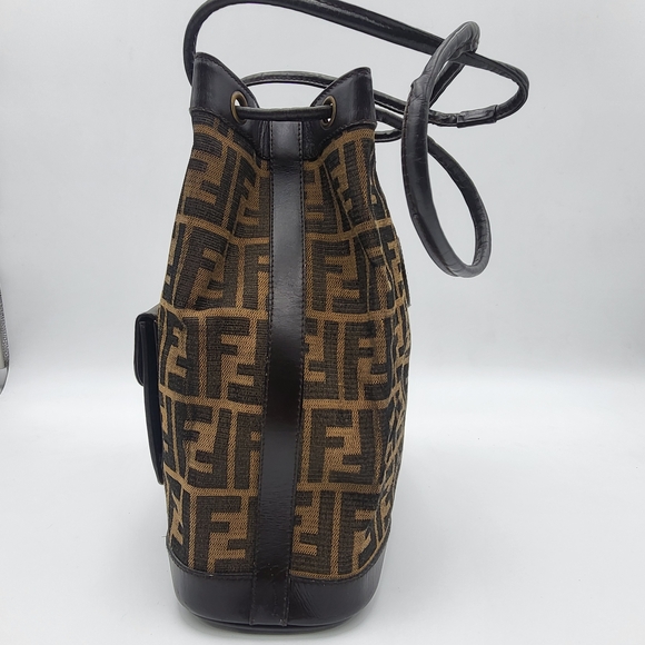 Fendi Zucca FF Canvas Vintage Shoulder Bag..Authentic !!! - Picture 4 of 16